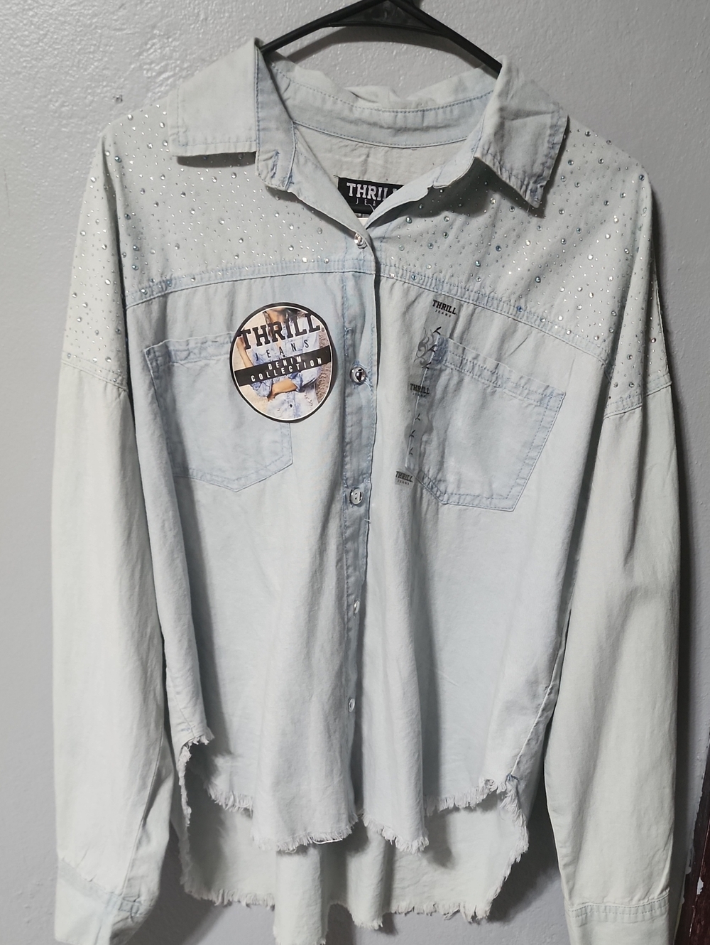 NWT Thrill Jeans Rhinestone Denim Shirt Large - Light Wash 100% Cotton Raw Hem